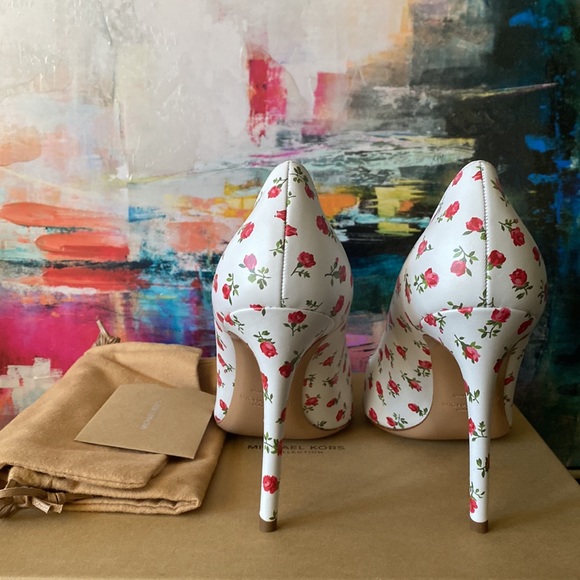 MICHAEL KORS COLLECTION Muse Printed Leather Pump - Picture 5 of 8